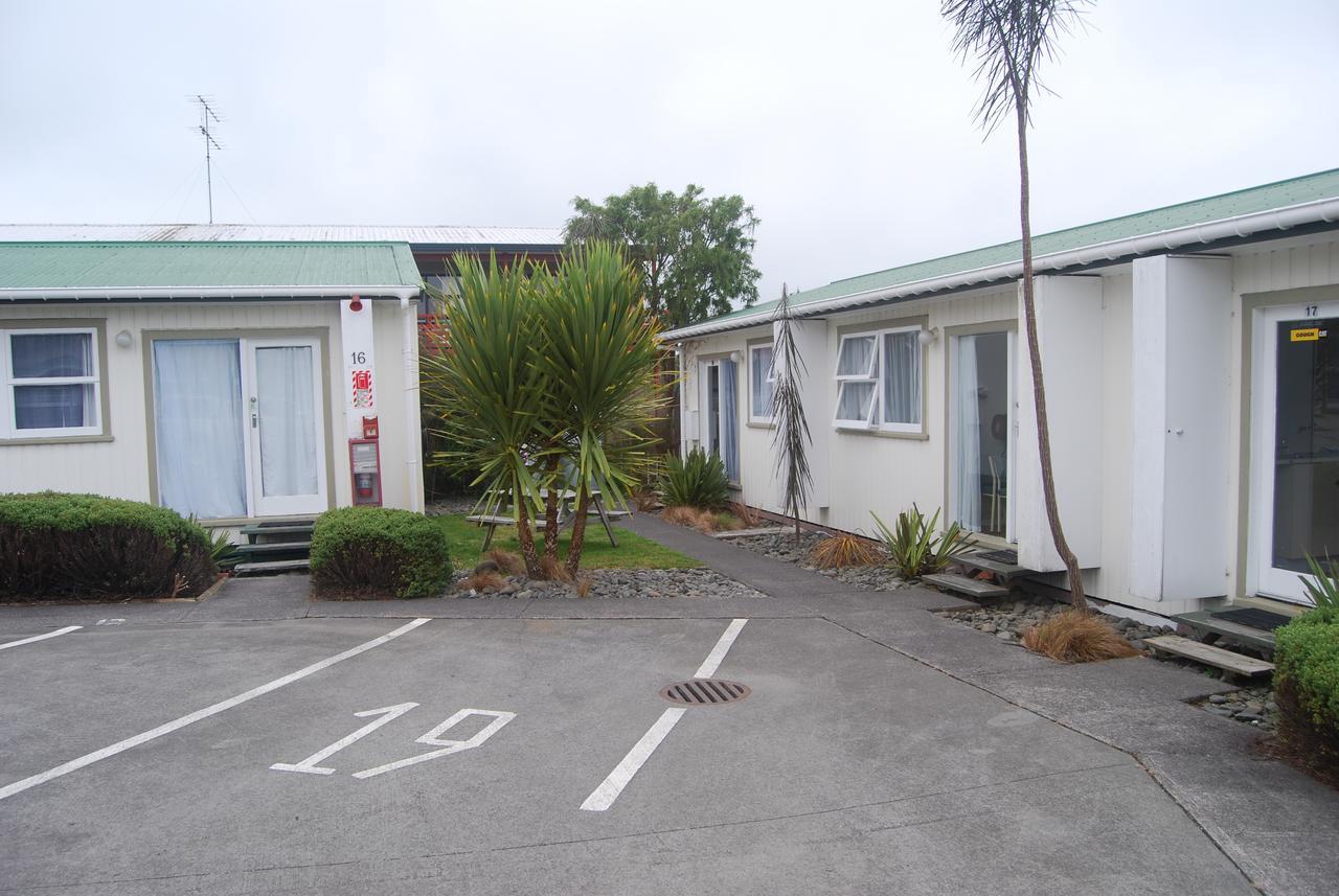 Ohakune Central Backpackers & Cabins ภายนอก รูปภาพ